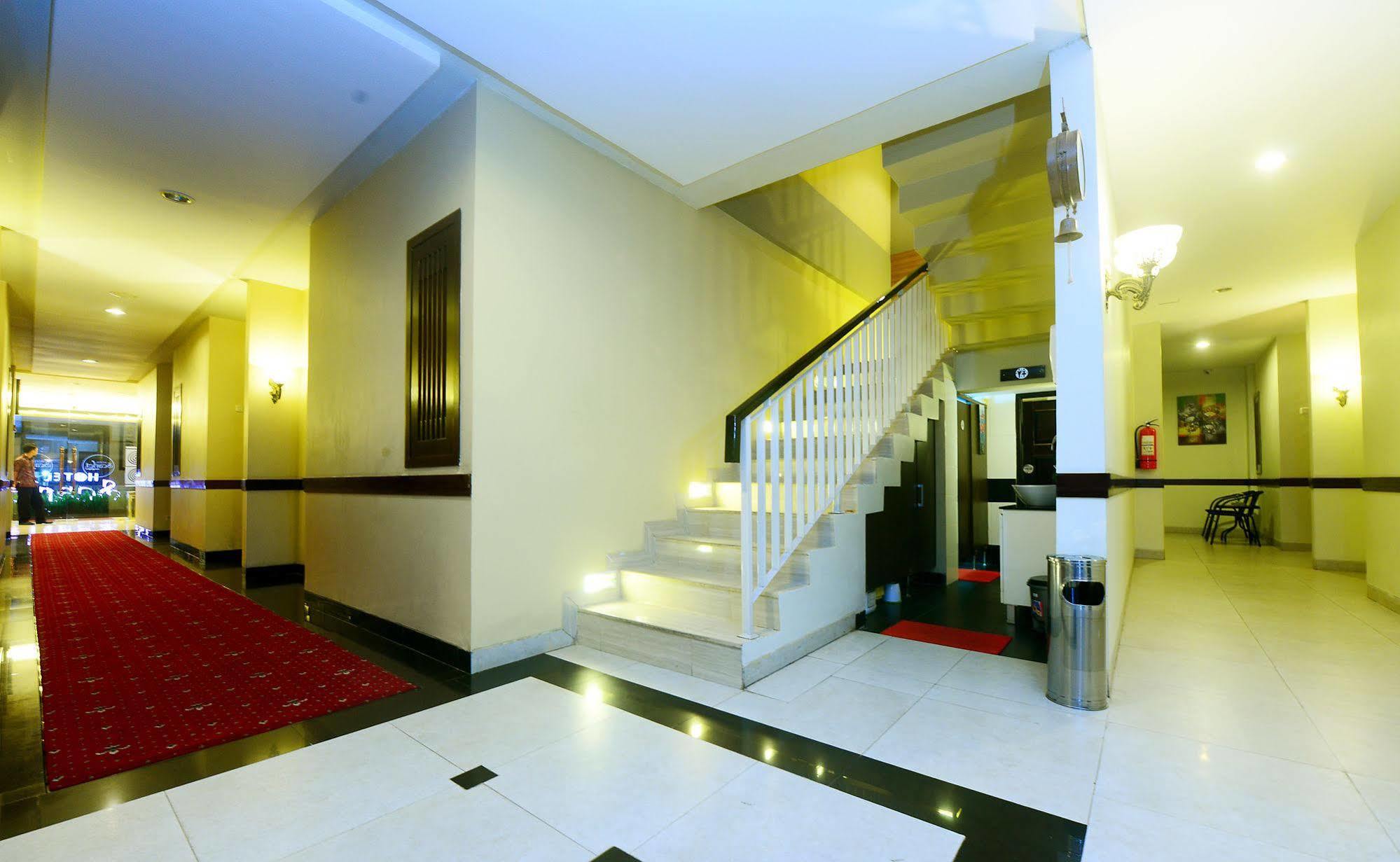 Scarlet Hotel Makassar Dış mekan fotoğraf