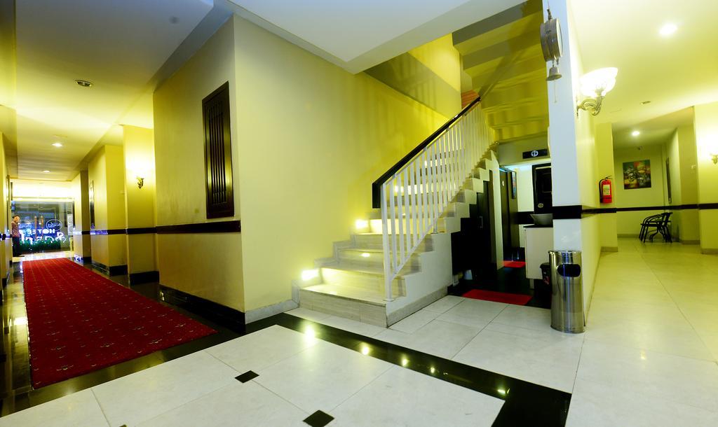 Scarlet Hotel Makassar Dış mekan fotoğraf